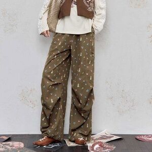 Floral Stitch Detail Oversized Pocket Design Utility Pants